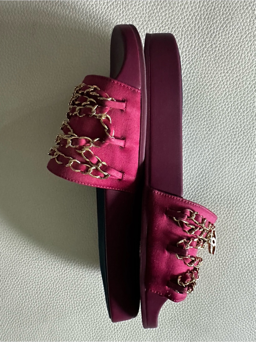 Chanel Gold Chain Tropiconic CC Slides in Dark Fuschia- Size EU 39 - Picture 8 of 13